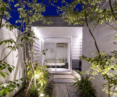 8.サーマルラグーン　空色鼠(soraironezumi)　天然温泉＆露天寝湯付　3名　60分　4,500円