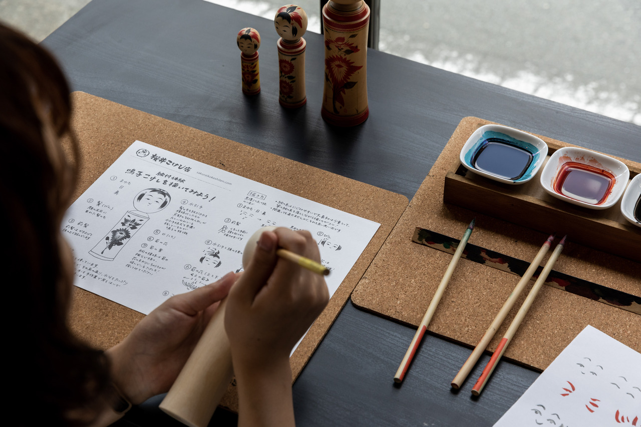 こけしの絵付け体験 本格絵付体験