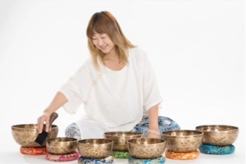 夜のシンギングボウルヨガ　～ほどける時間～