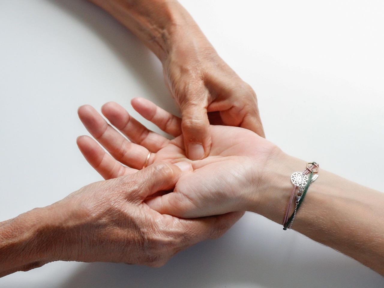 ハンドマッサージ