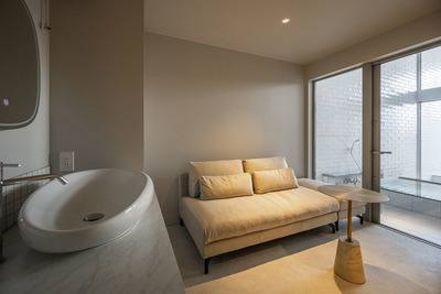 5.ストーンケーブ　月白(geppaku)　天然温泉＆半露天風呂付　3名　60分　3,800円