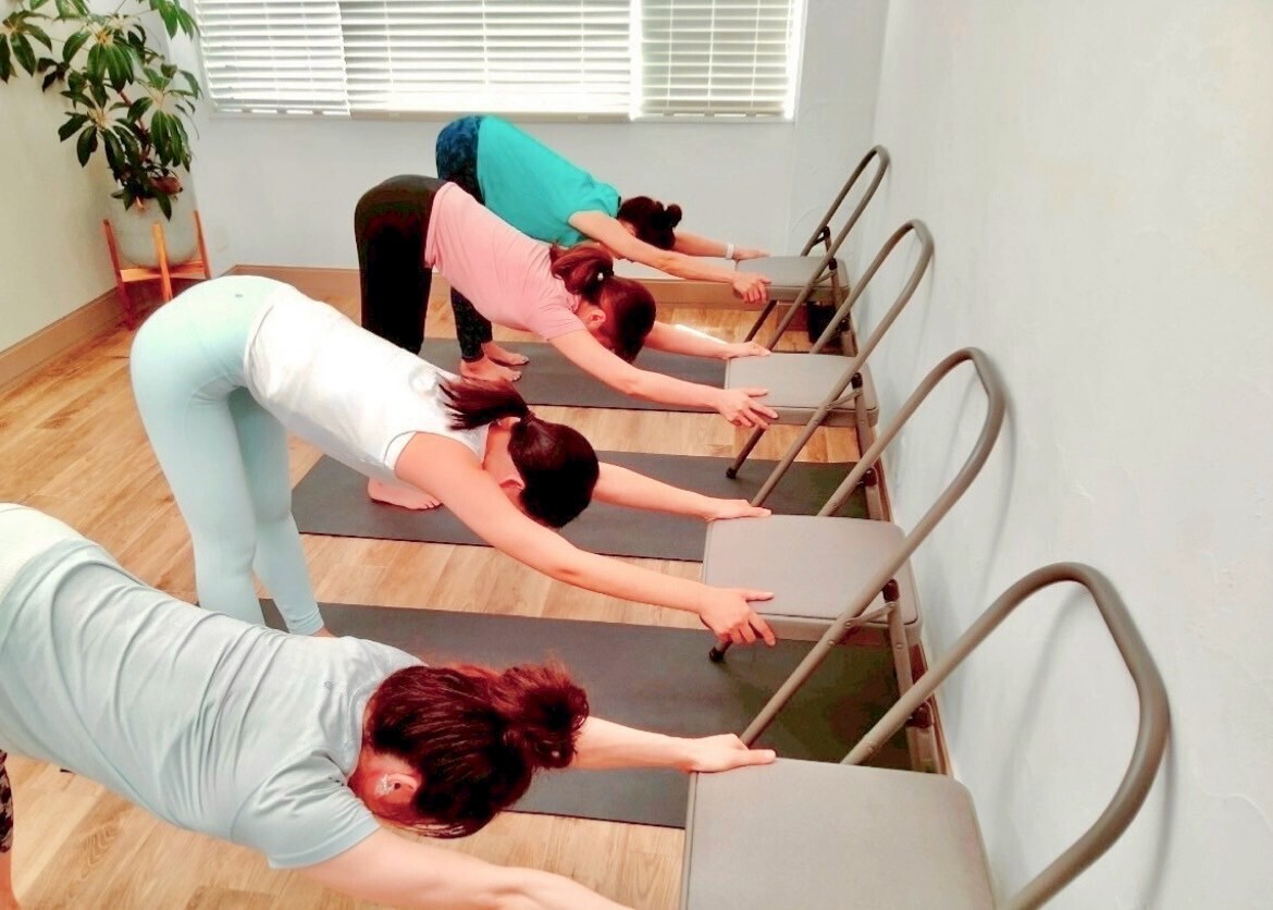 チェアヨガ  ～椅子を使うから安心 やさしく深める心と身体の調和～