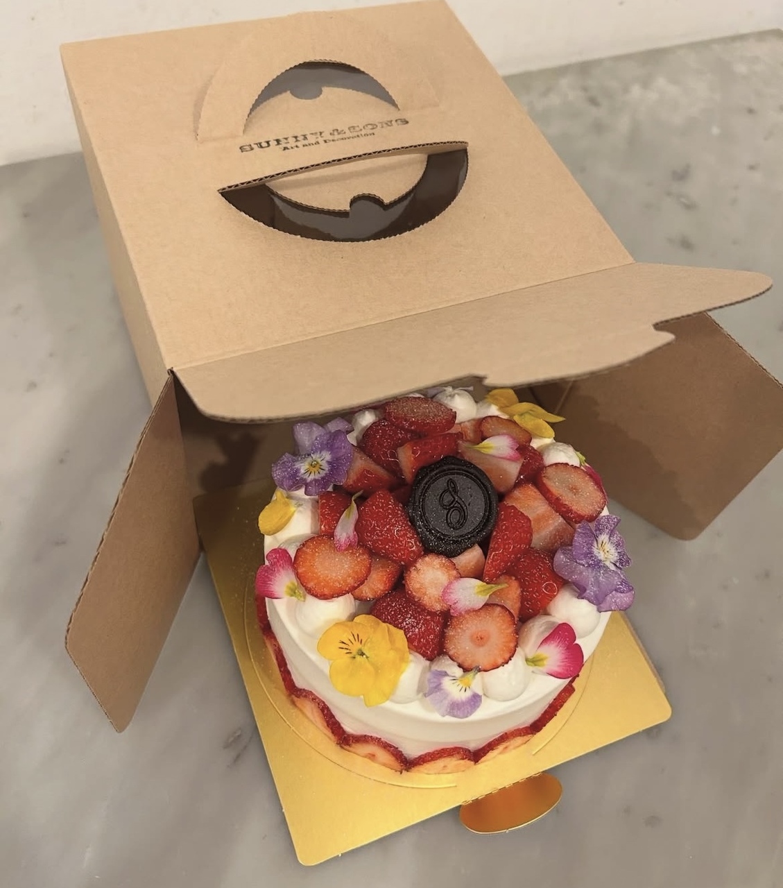 2月の生菓子4号（12cm)