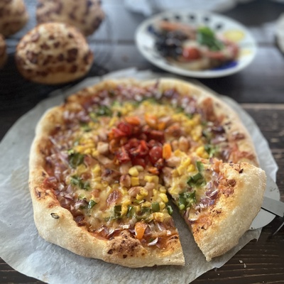 爽やかパインクリームのタイガーダッチブレッド＆もっちりカラフルピッツァ、パラダイス酵母ストレート法で2種のパン！