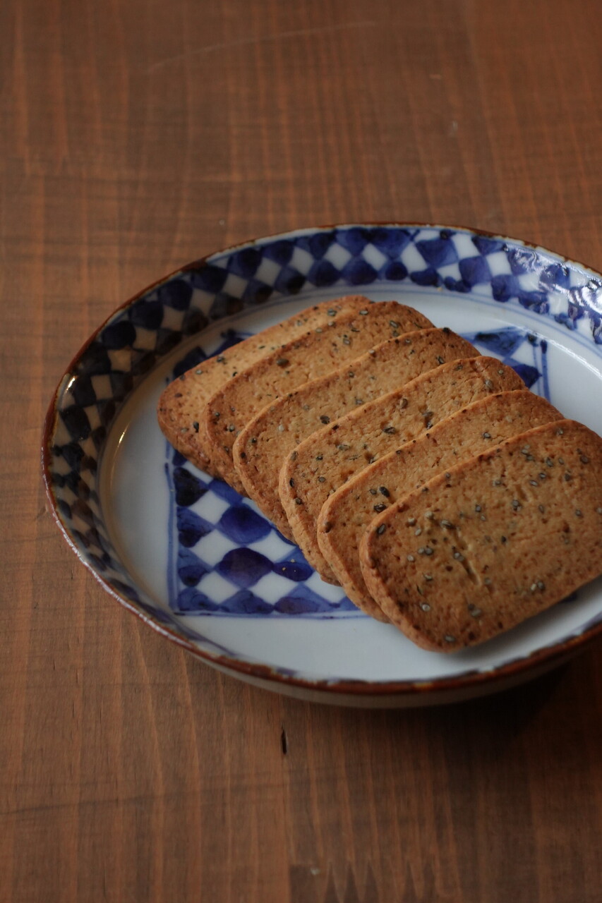 12月札幌工房開催和菓子教室「花びらもち」「米粉の胡麻味噌サブレ」小さなお土産お菓子付き