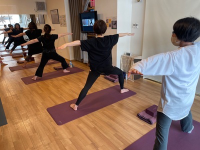 【代行レッスン】【 春・のびのび解放ヨガ 】　🔥🔥 　    kinko