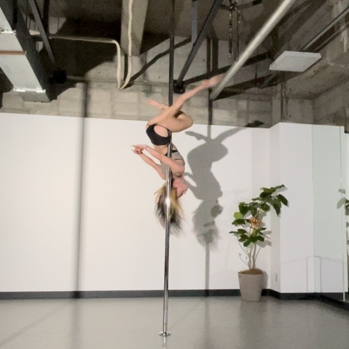 ポールダンス（トリック）