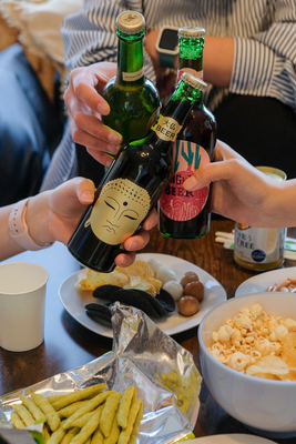 スペースE_駅2分🎬100インチ上映×くつろぎ空間｜女子会・映画・推し活・たこパに✨