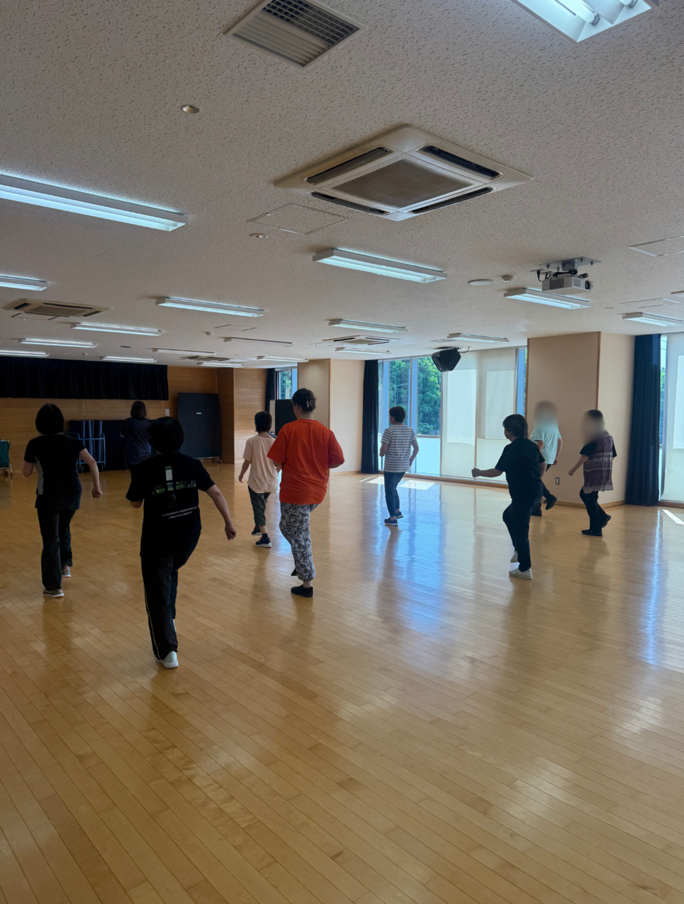 10.ストレッチ＆リズムステップ