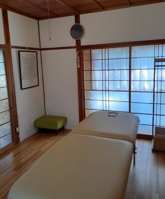 スペース まんなか　施術予約ページ