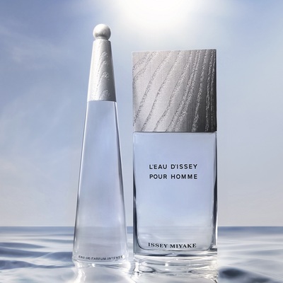 フレグランスセールススペシャリストと選ぶ香水カウンセリングサービス