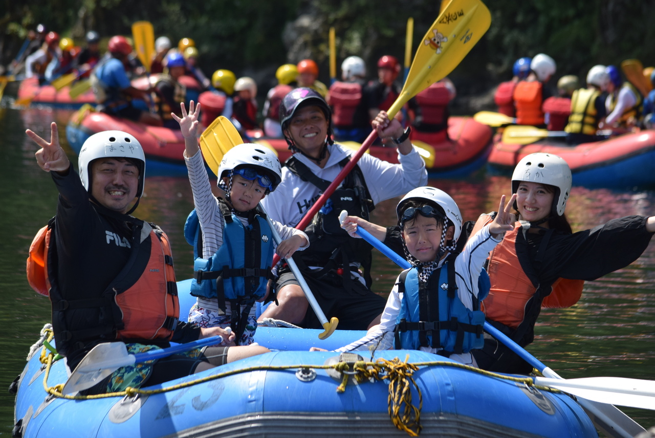 ラフティングツアー