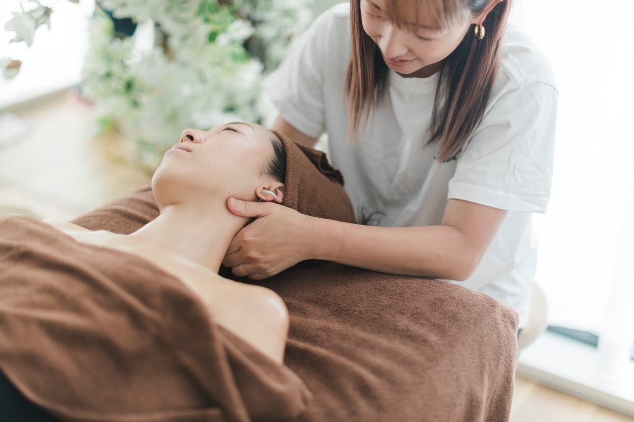 【スタジオ】小顔矯正＋セルキュアケア