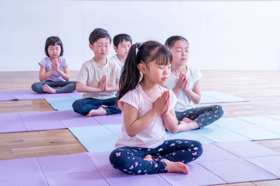 子ども姿勢ヨガ
