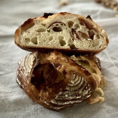 自家製酵母ストレート法！まるまるカマンベール&生ハムカンパーニュ＆ほろ苦珈琲あんこマフィン、塩麹の濃厚海鮮ポトフ