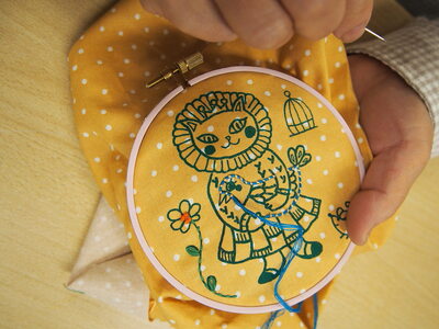 6月28日（土）artist in「刺繍CAFE〜 自由にステッチ、刺繍の布小物づくり〜」