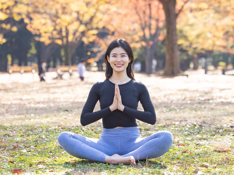 モーニングヨガ／レイナ