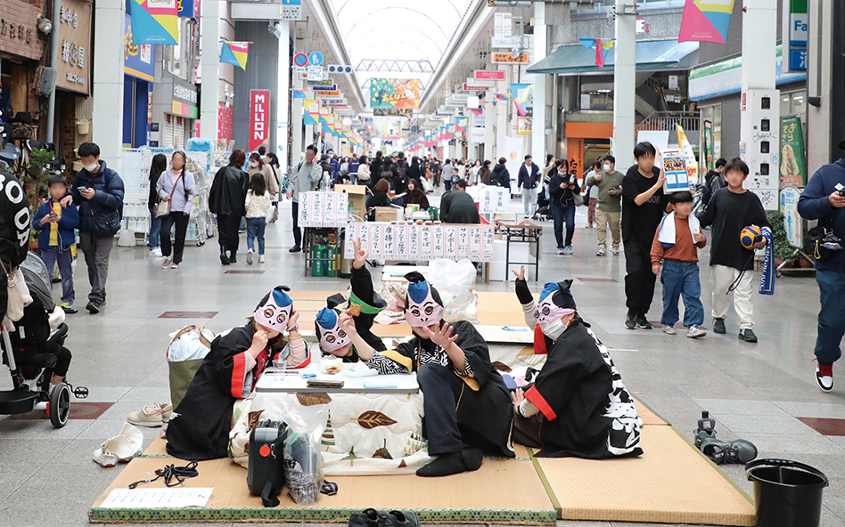 ■おきゃくストリート（帯屋町１丁目アーケード）　こたつ席予約　1卓：2,000円（1予約につき、利用人数4名以内）　
