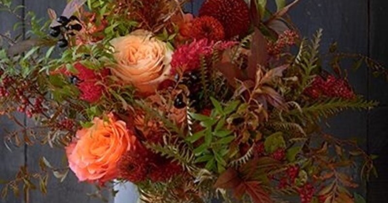 アトリエジュンコ　クルミスプーンと紅葉の葉 アトリエジュンコ クルミスプーンと紅葉の葉