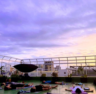 Rooftop Mindfulness Yoga 12月13日（土）12:00-
