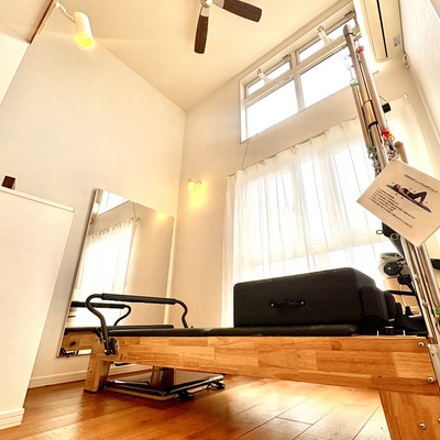 【腰痛・肩こり・姿勢改善】女性専用パーソナルピラティス