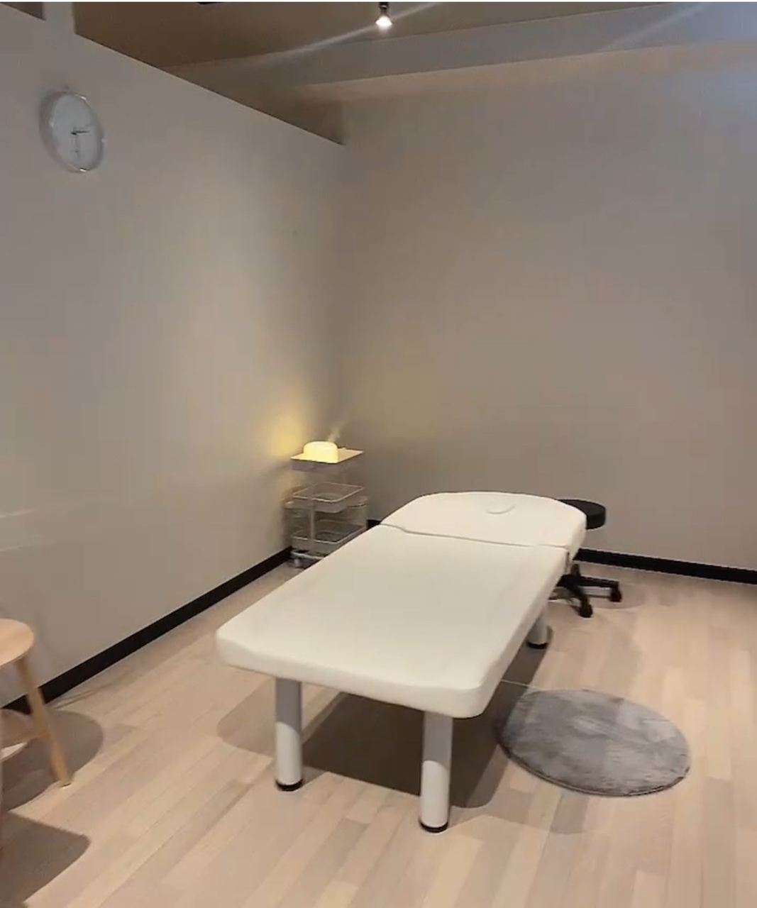 ROOM ①    低いベッドで整体におすすめのお部屋