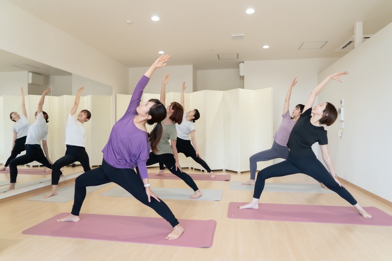 自律神経を整えるヨガ(Aika)：強度★★☆