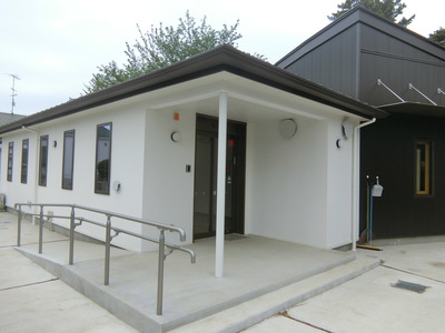 たまごルーム【12月】　「サンタのカスタネットを作ろう！」