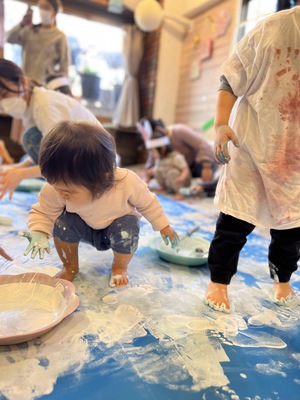 Angel★2/18 不思議なしゃりしゃり絵の具でゆきあそび♪(1歳半～3歳代）