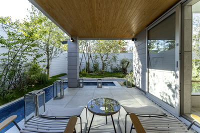 10.スカンディナビアモダン　生成(kinari)　天然温泉＆サウナ付　2名　90分　12,800円