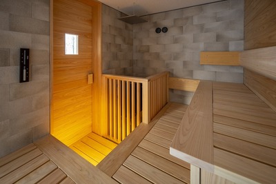 10.スカンディナビアモダン　生成(kinari)　天然温泉＆サウナ付　2名　90分　12,800円