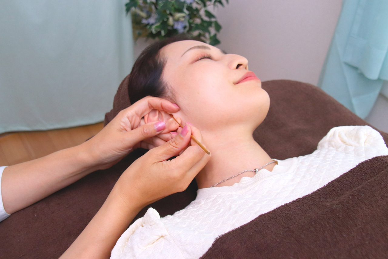 【肩こり・眼精疲労・不眠解消】イヤーエステ専門店B-ROOM