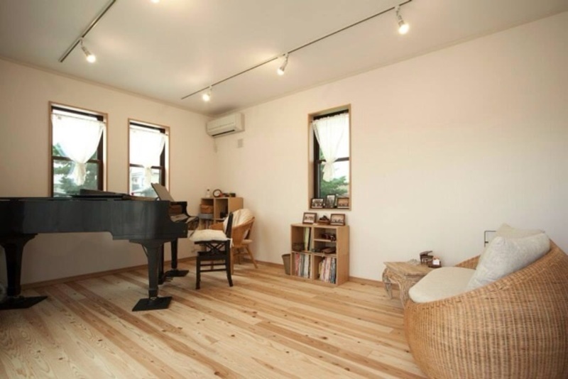 【一宮瀬部校】レッスン室(グランドピアノ)