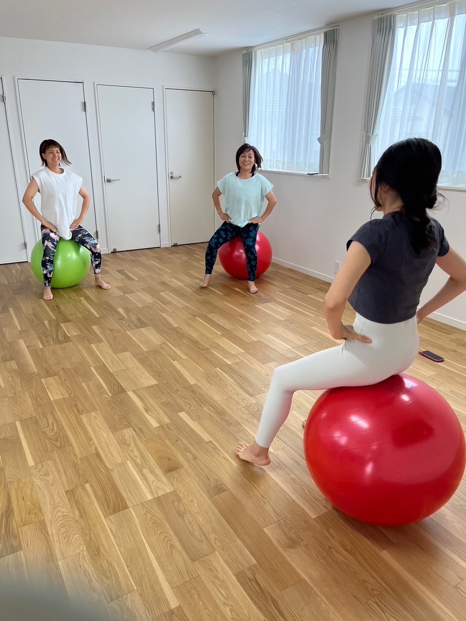 健康を始めよう！バランスボールで美姿勢体験！