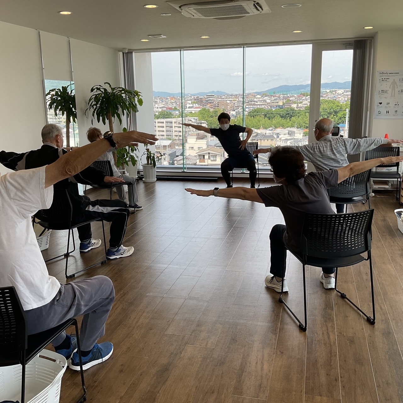 ストレッチ体操 13時00分