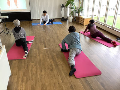 ストレッチ体操 13時00分