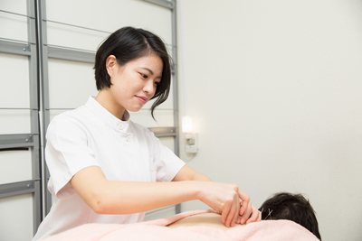 鍼治療・美容鍼のご予約はこちら