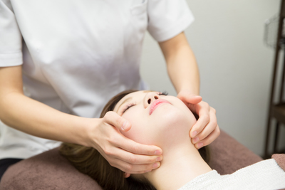 鍼治療・美容鍼のご予約はこちら