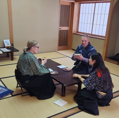 武士道精神に触れる ～ サムライ「殺陣（たて）」体験 !