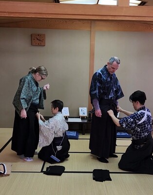 武士道精神に触れる ～ サムライ「殺陣（たて）」体験 !