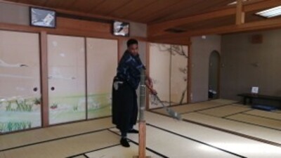 武士道精神に触れる ～ サムライ「殺陣（たて）」体験 !