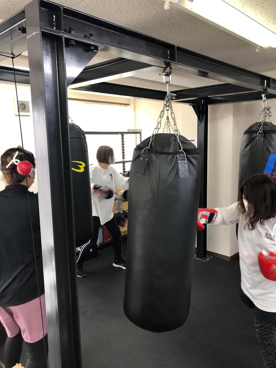 女性限定！朝からボクシング＆キックでエクササイズ🥊全身運動で効果的にカロリー消費！短時間で脂肪燃焼🔥