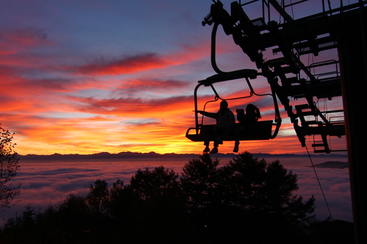 コース番号5241 幻想的な四重奏『日本一の星空×ご来光×雲海×紅葉』ハイキング 3日間