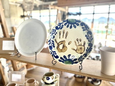 やちむん絵付け体験 大皿（約30cm）スタンド付き