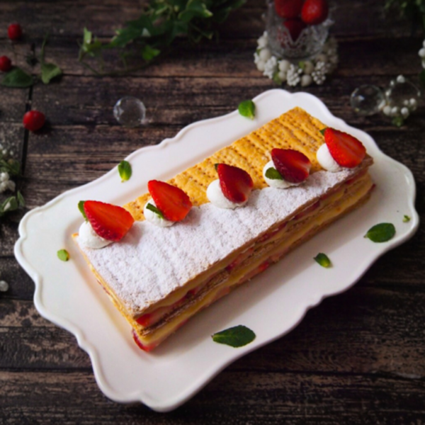 《錢屋塾》パティシエ石澤真依子先生に学ぶフランス菓子講座『苺のミルフイユ』