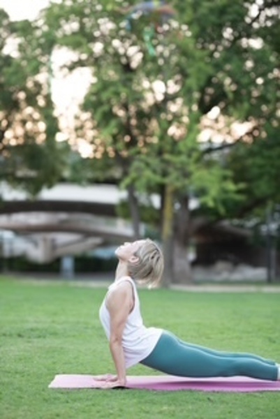 陰ヨガ／リエ【オンライン】