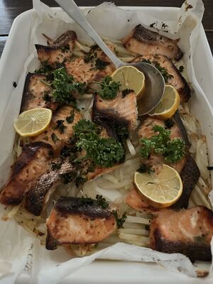 チョコマーブルかぼちゃカンパーニュ & シナモンシュガートップのクッペ レモン塩麹のサーモンとじゃがいものロースト