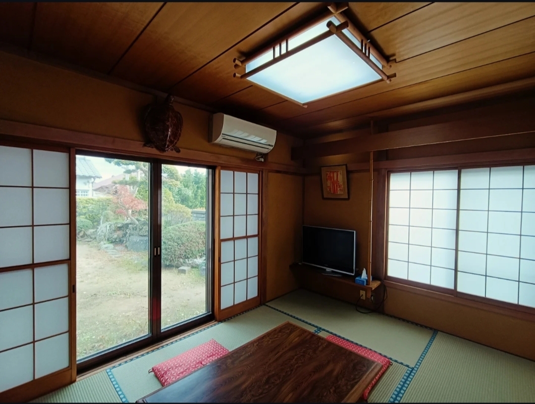 中庭の見える和室（6畳間）