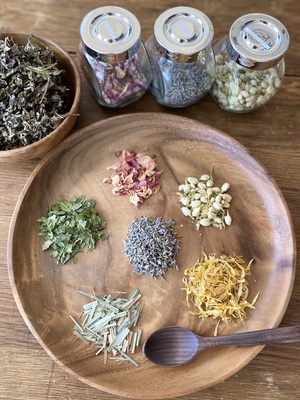 おかま直伝よもぎ蒸し　(90分　ハーブの読み取り付き）　