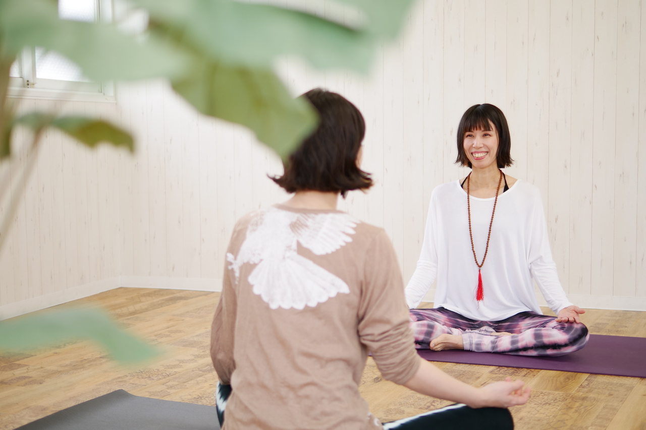 セミプライベートヨガ